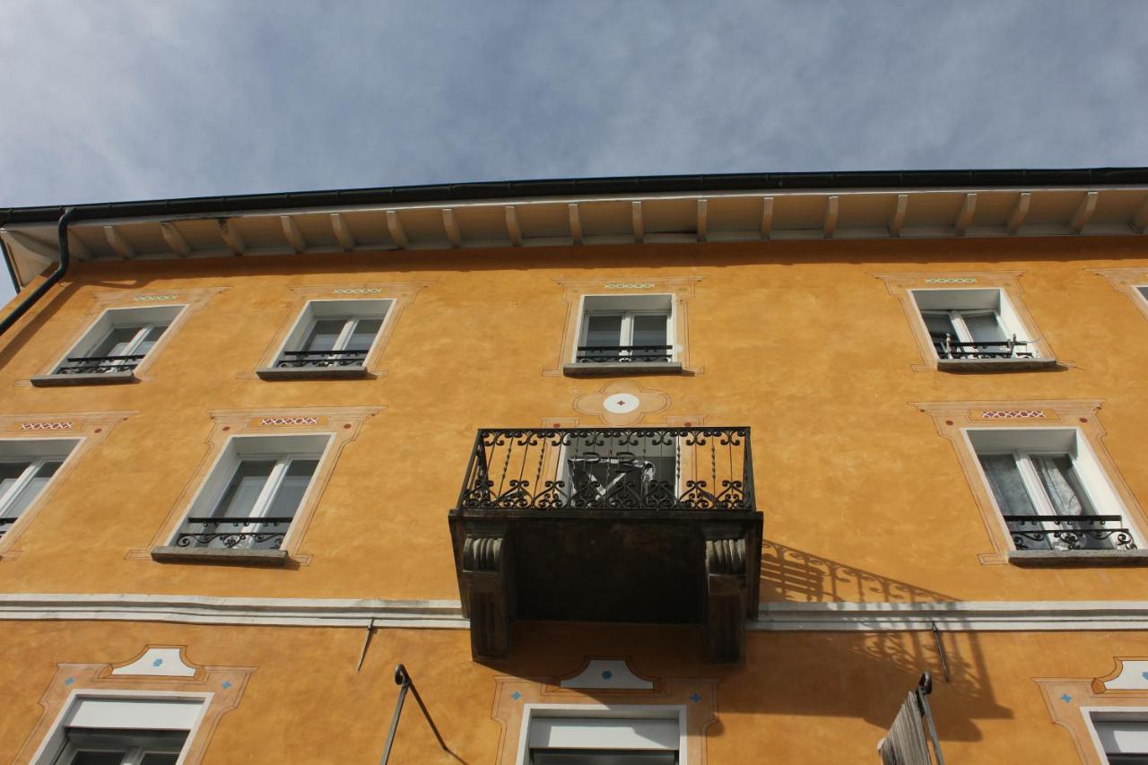 Casa Gialla Russo المظهر الخارجي الصورة